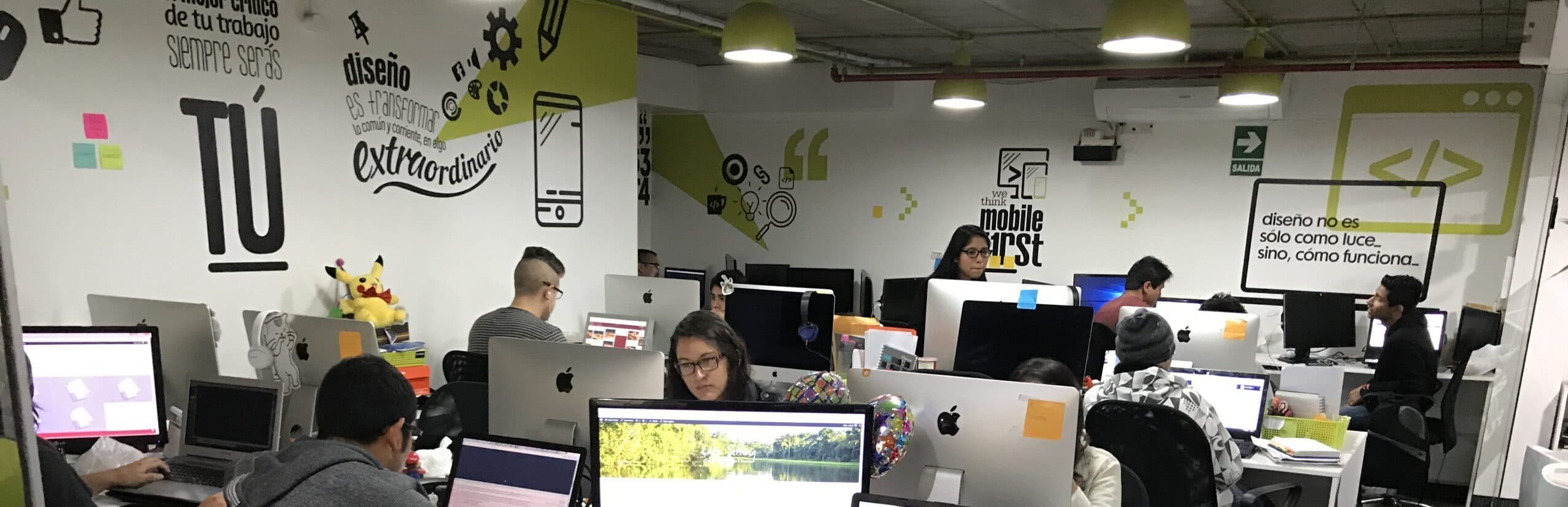 Staff digital únete